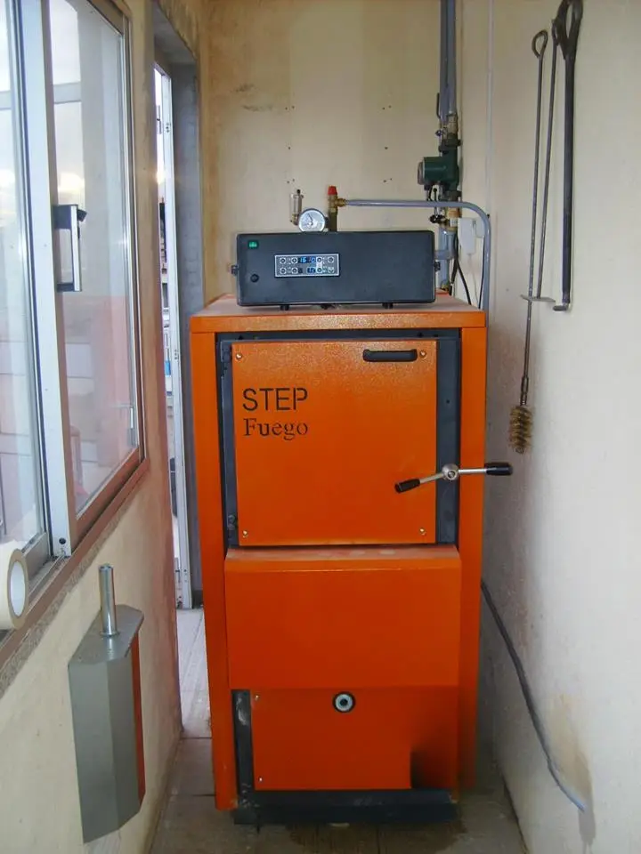 Caldera de leña STEP Fuego instalada